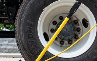 Vector Chock trailer restraint