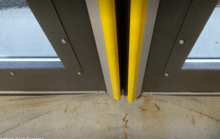 Four-Fold door's safety edge