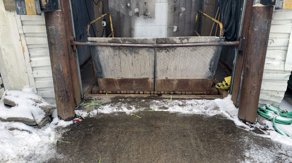 Before - Old rusted lift table