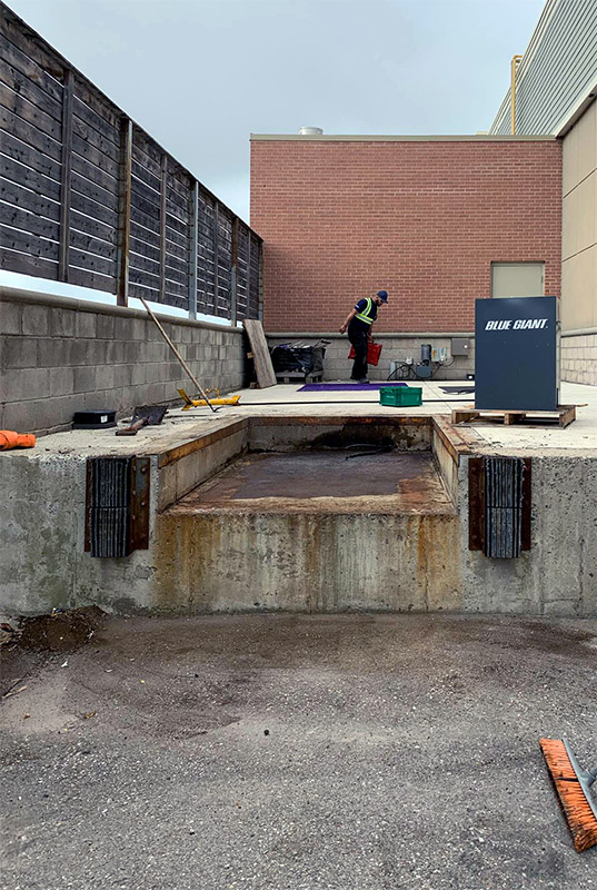 retail store mall outdoor dock lift table removed