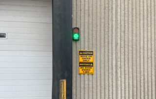 dock communication lights red green