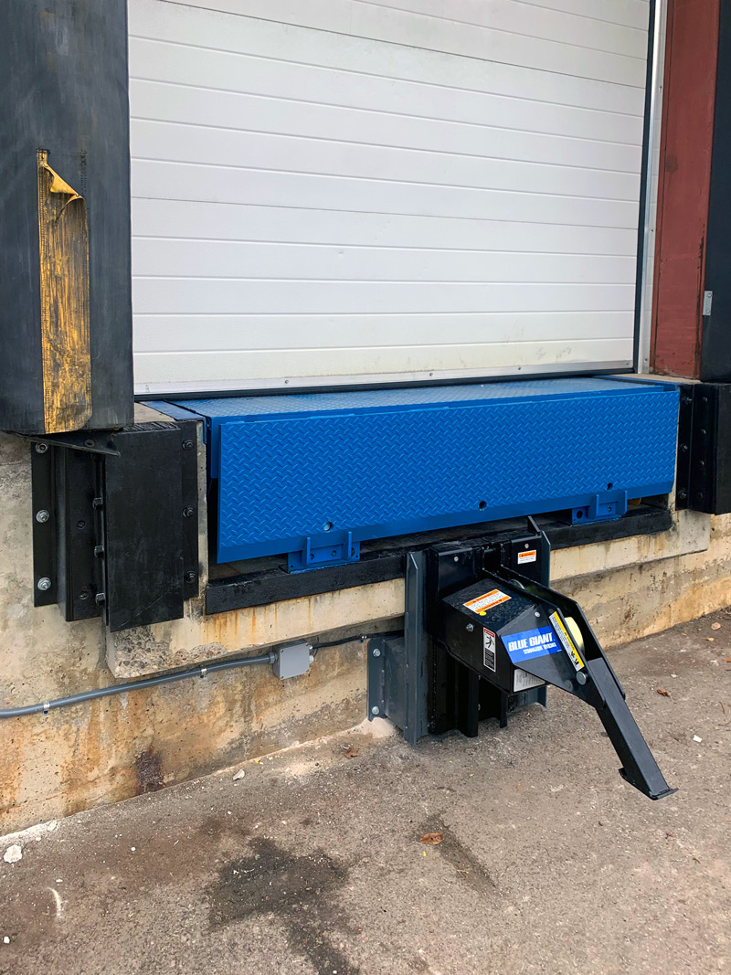 Blue Giant Hydraulic Dock Levelers heavy electric hook trailer restraint HVR303