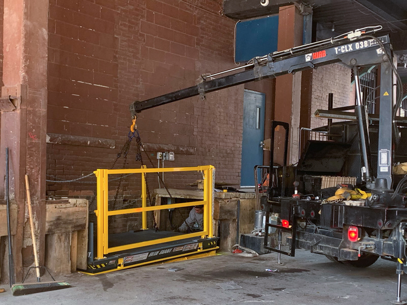 Toronto Alleyway – Dock Lift Table