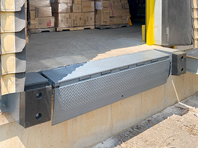 Inca Distributors – Hydraulic Edge-of-Dock Leveler