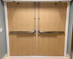 Swing door 1102